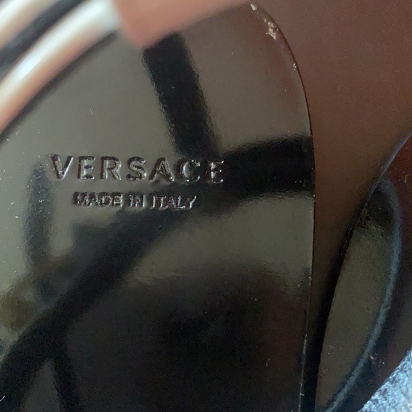 {{{SOLD}}} 💗 VERSACE 💗 - Picture 5 of 8